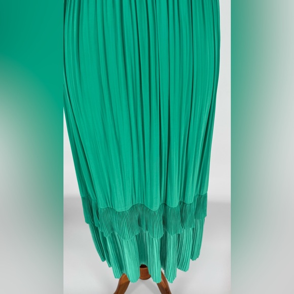 J Joie Flowy Green Pleated V Neck Dress Sz. M - Picture 4 of 6